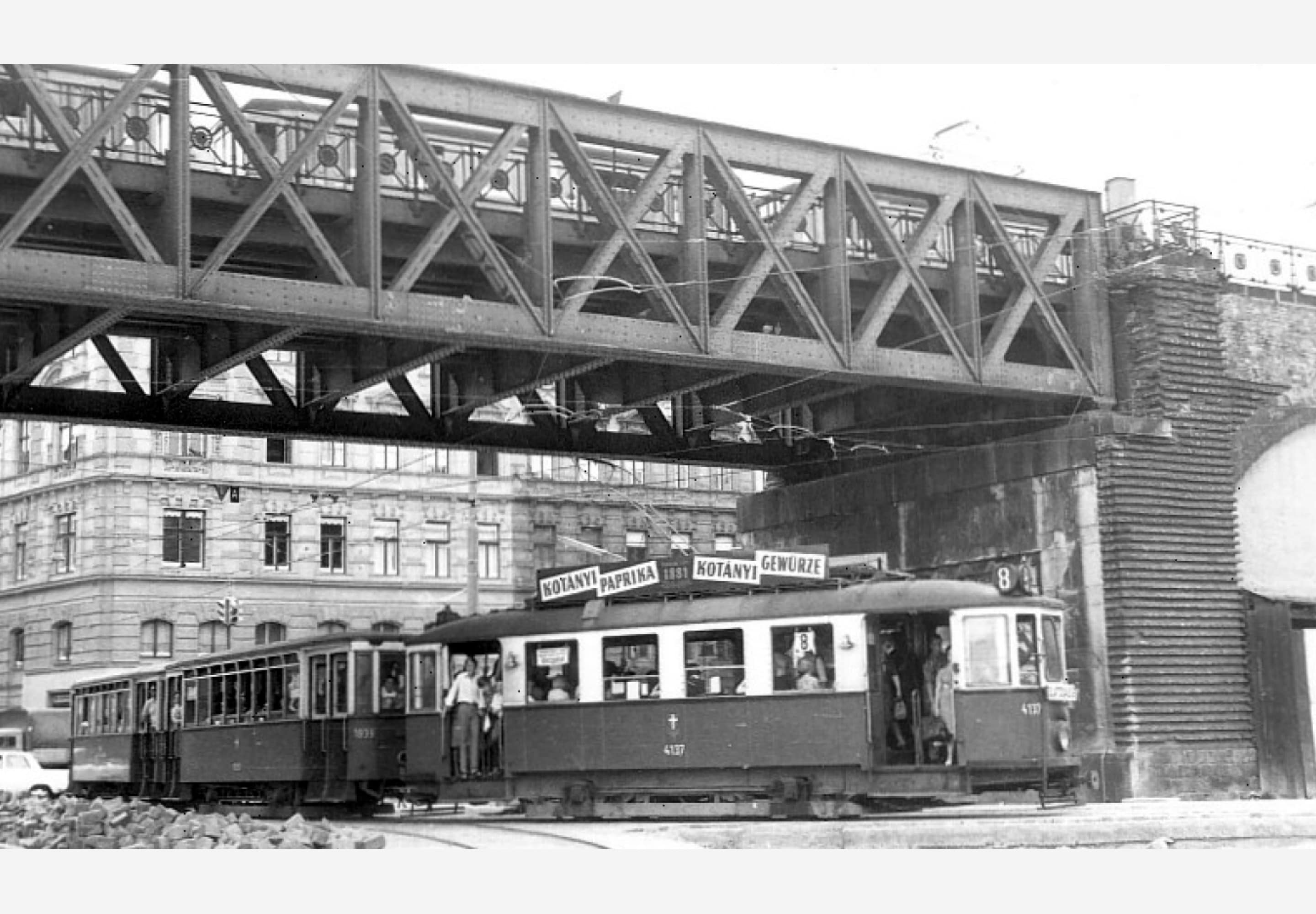 Трамвай във Виена с реклама на Kotányi от 1957 г.